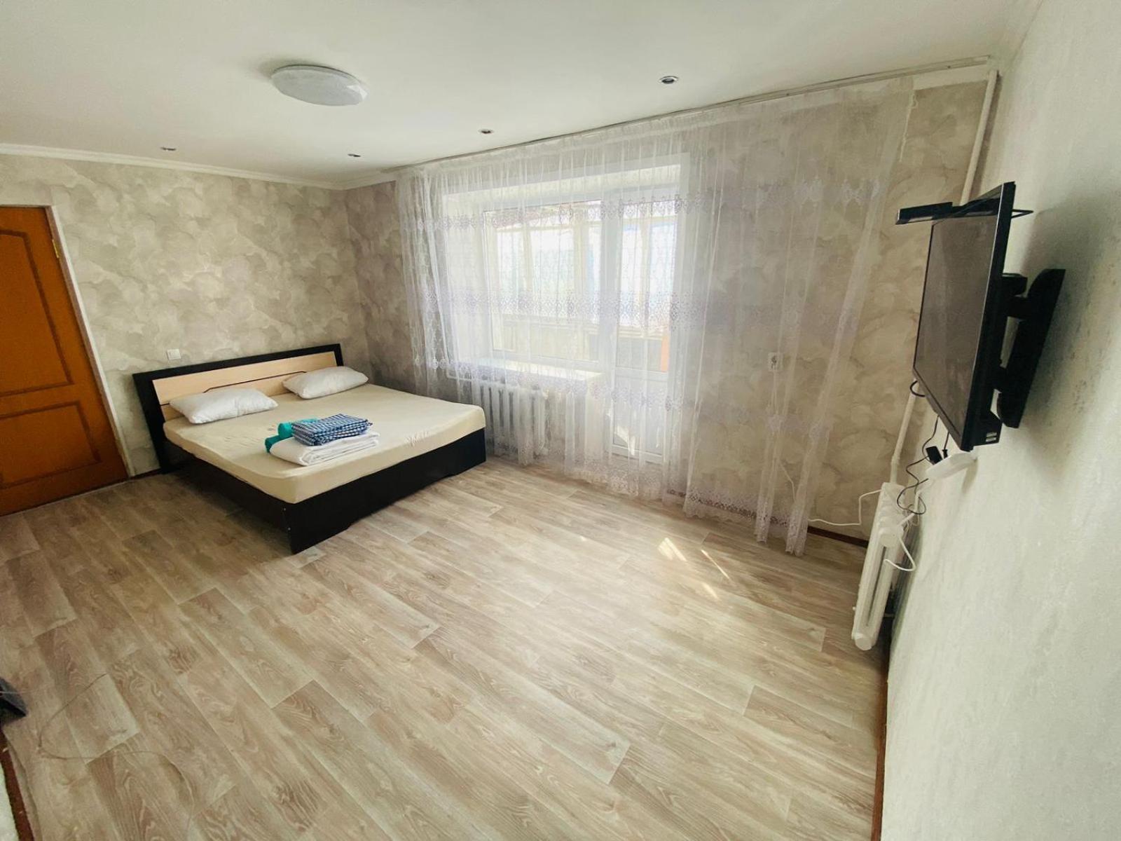 Г Караганда Ул Ермекова 58 Посуточно 2 Комн Appartement Buitenkant foto